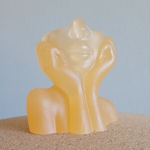 Decorative resin art face planter